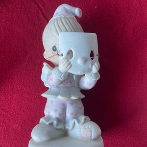 Precious Moments Figurine (Member's Only) - Put on a Happy Face